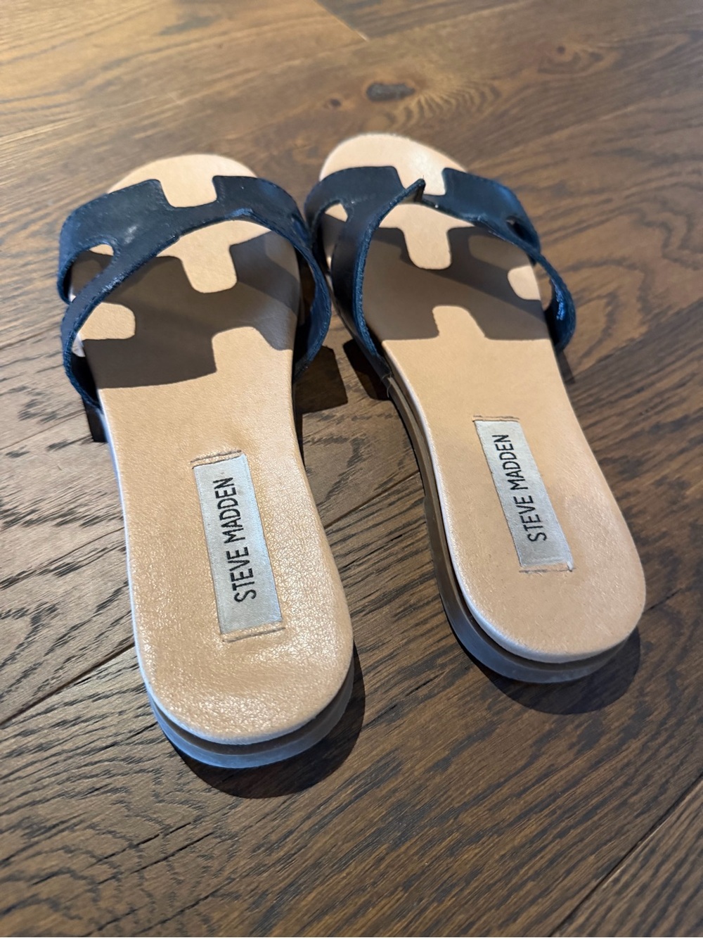 Steve Madden Black and Tan Slide Sandals - Picture 3 of 5